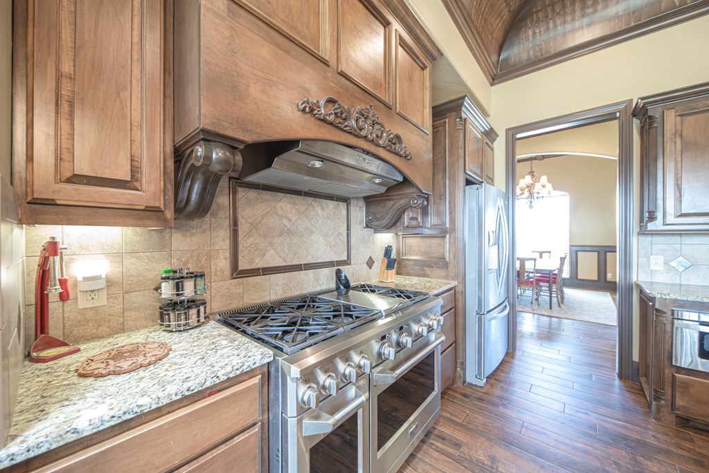 Slide for listing number 135070