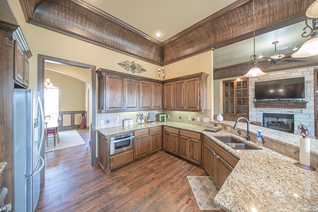 Slide for listing number 135070