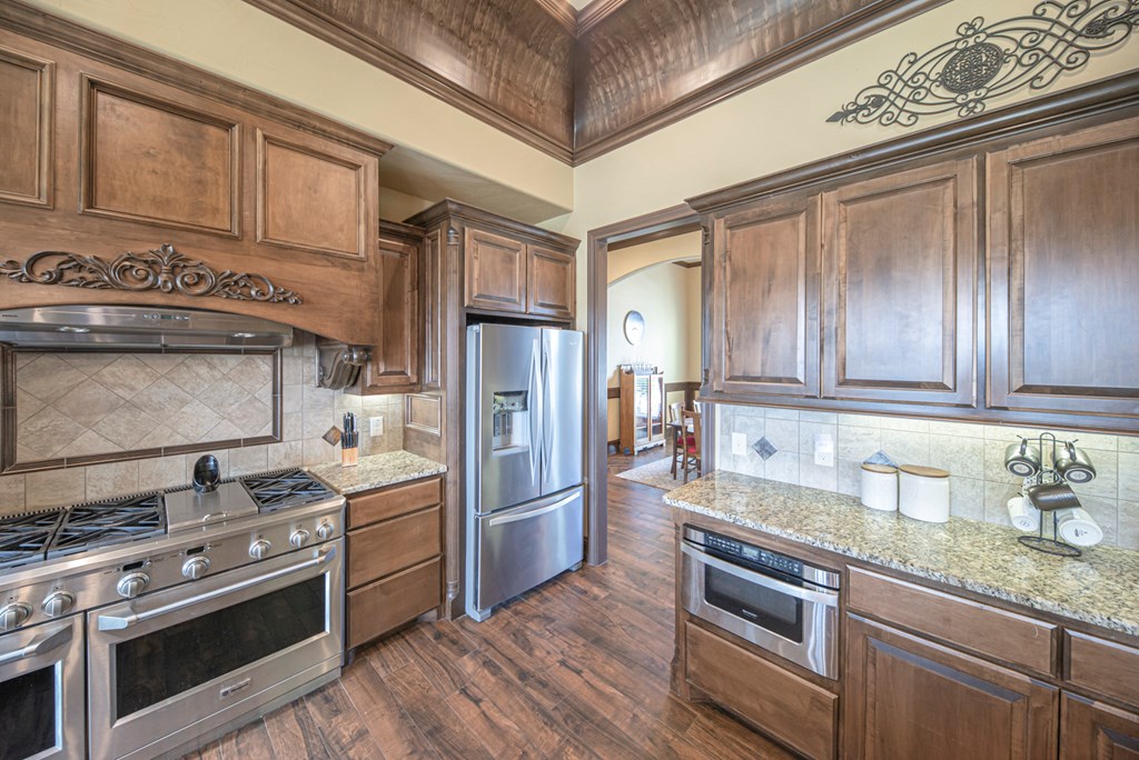 Slide for listing number 135070