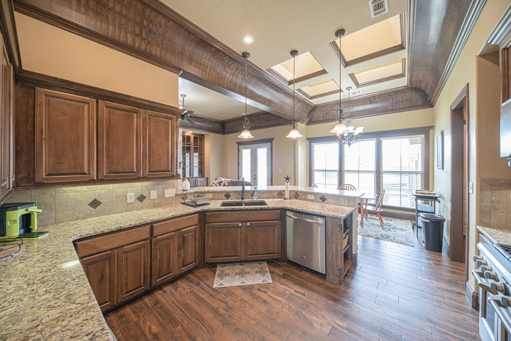 Slide for listing number 135070