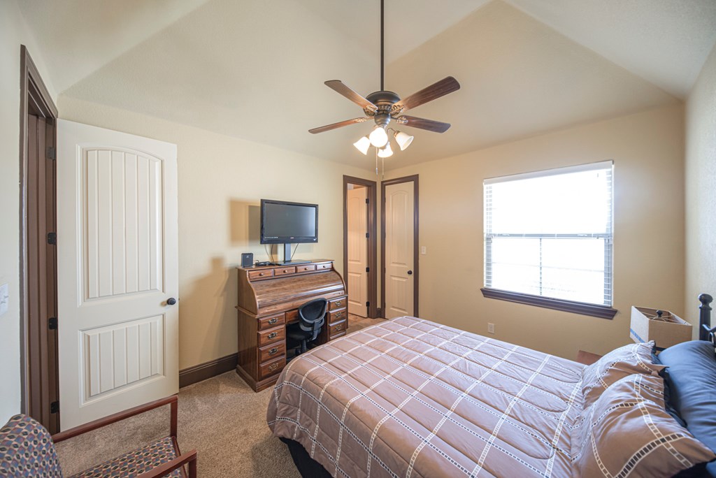Slide for listing number 135070