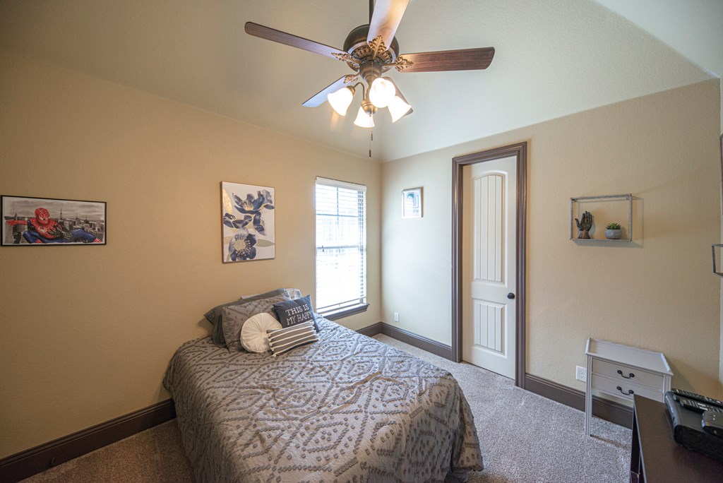 Slide for listing number 135070