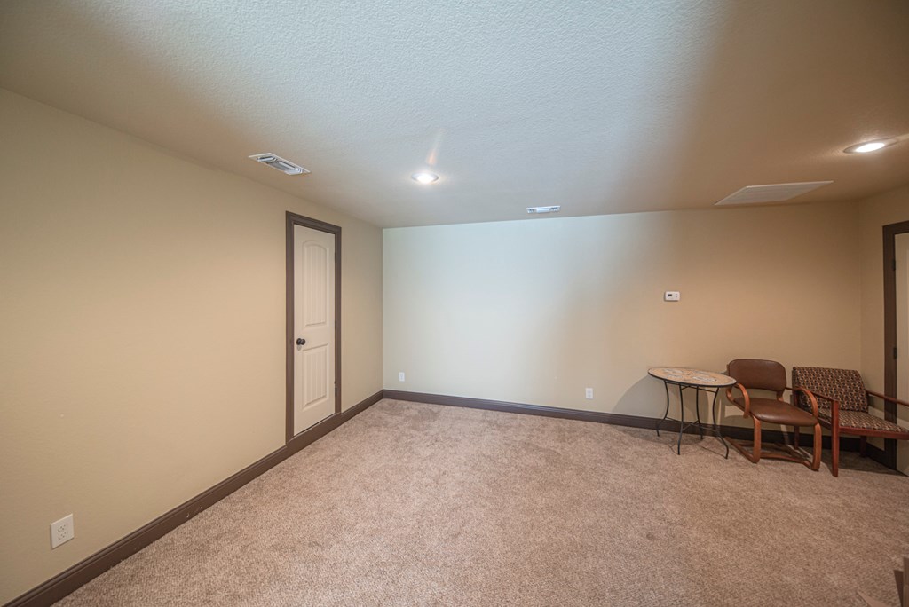 Slide for listing number 135070