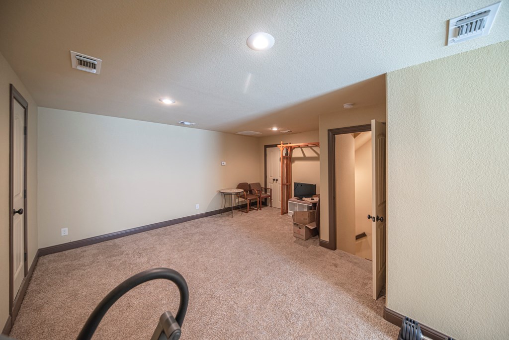 Slide for listing number 135070