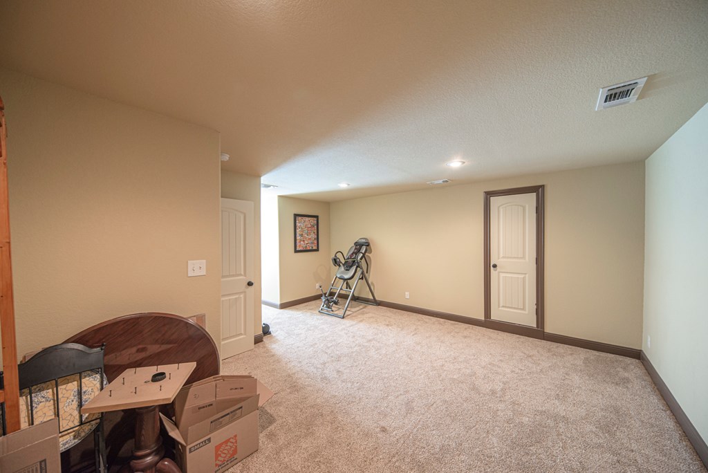 Slide for listing number 135070