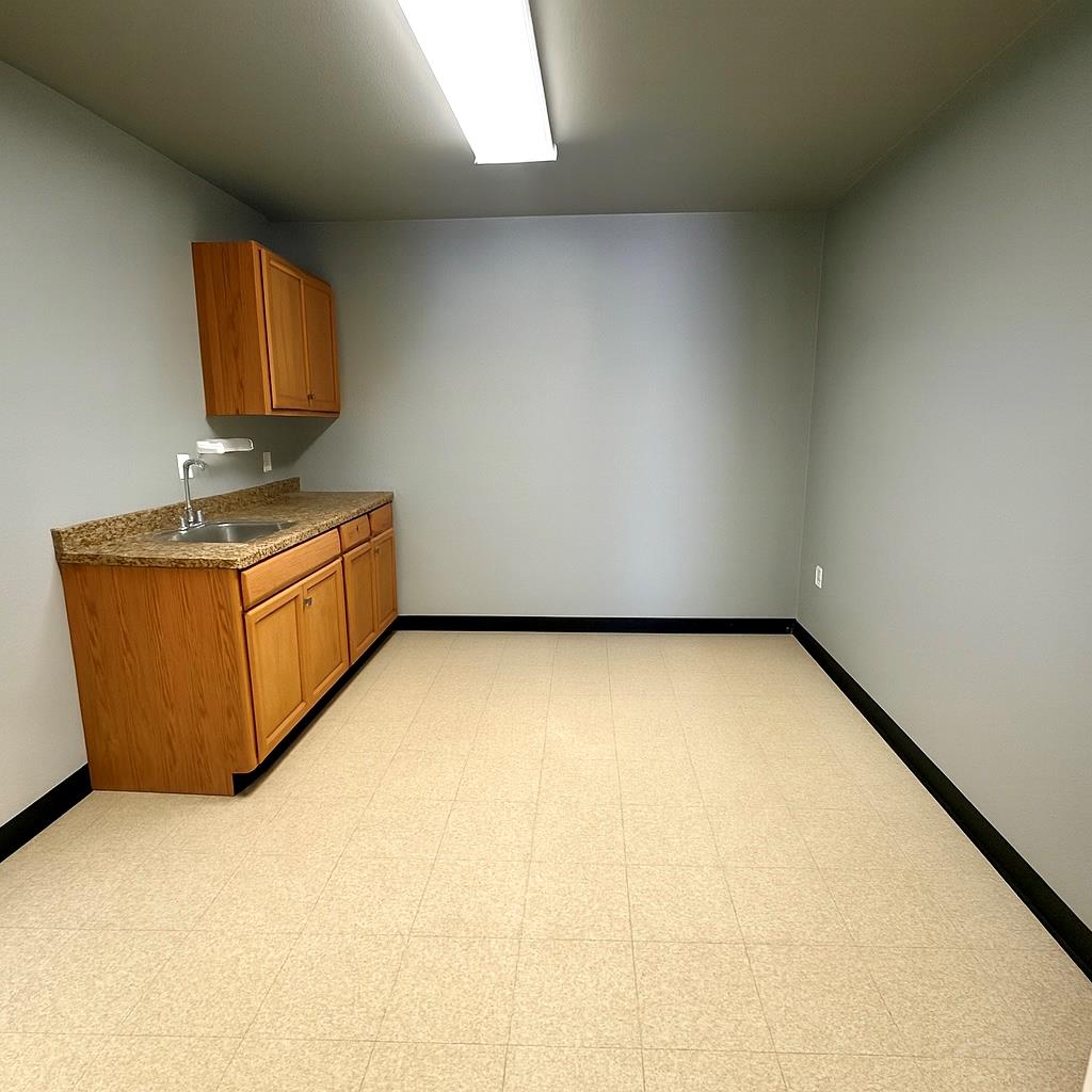 Slide for listing number 158990