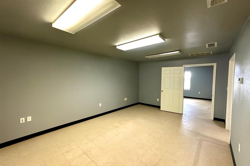 Slide for listing number 158990