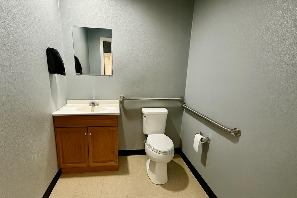 Slide for listing number 158990