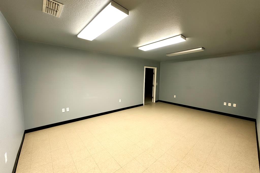 Slide for listing number 158990