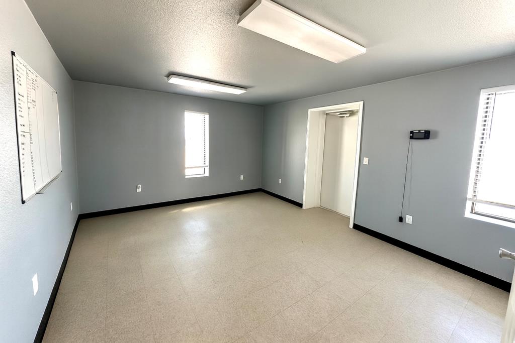 Slide for listing number 158990