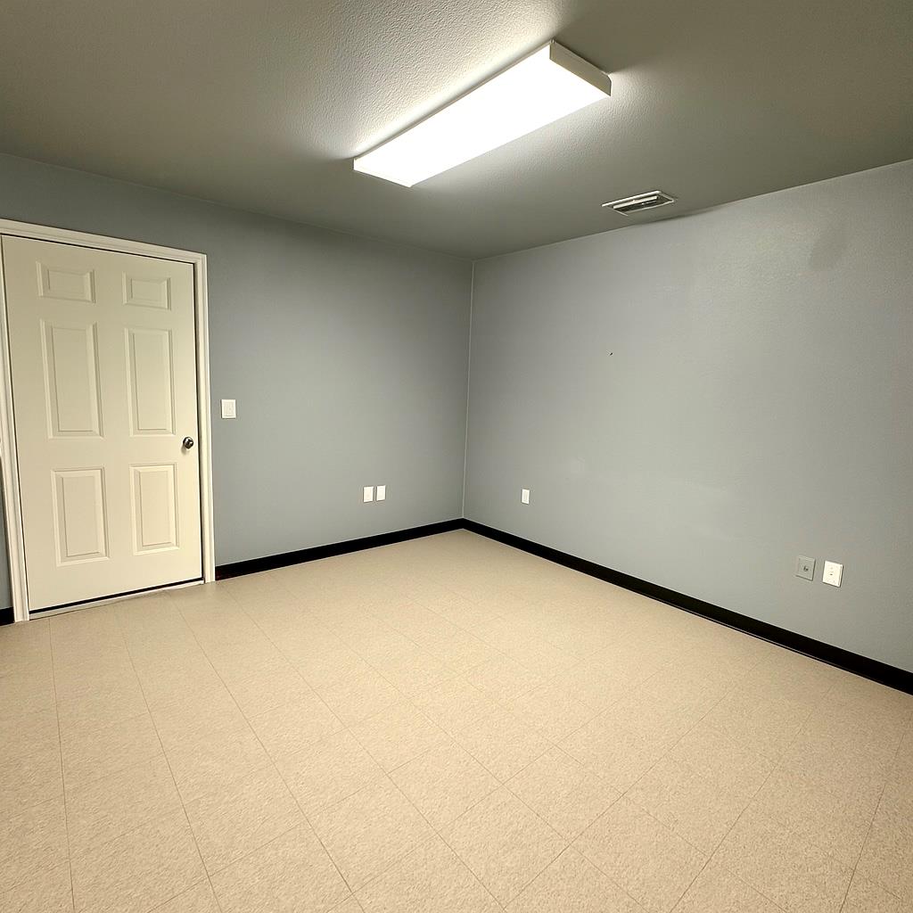 Slide for listing number 158990