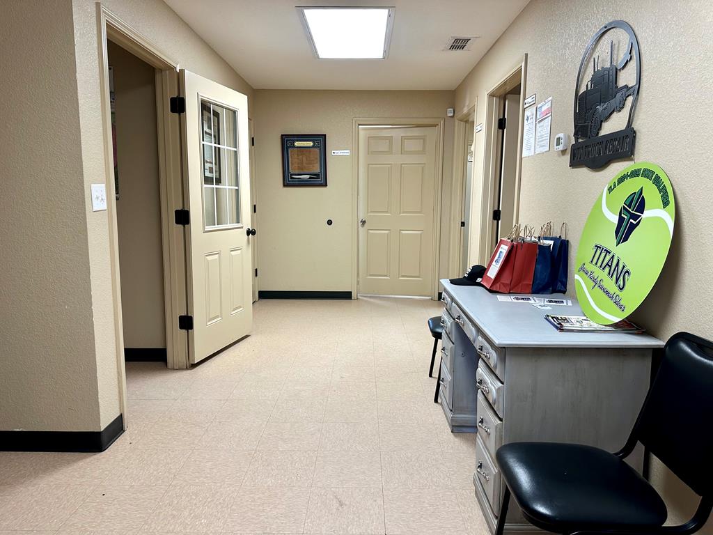 Slide for listing number 161200