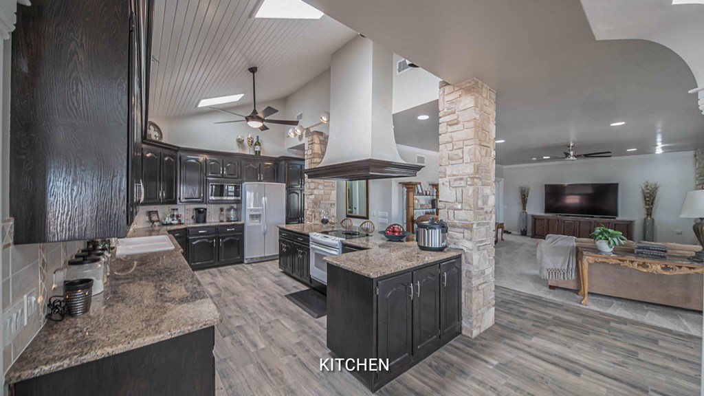 Slide for listing number 134441
