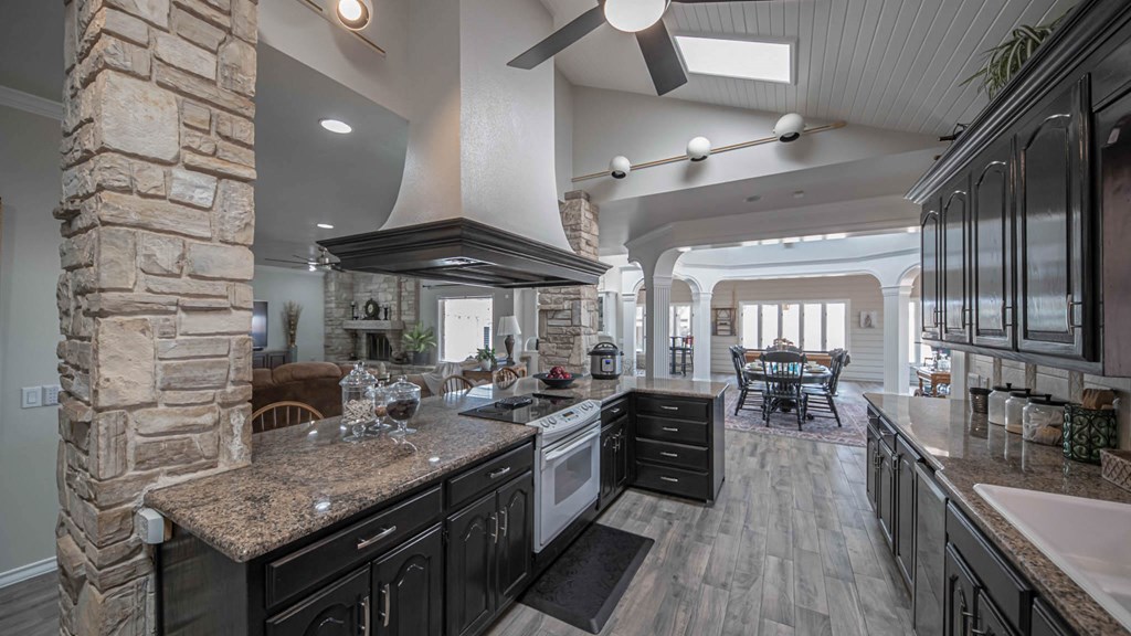 Slide for listing number 134441
