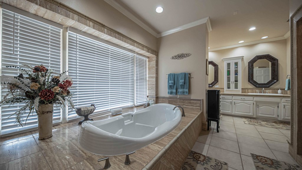 Slide for listing number 134441