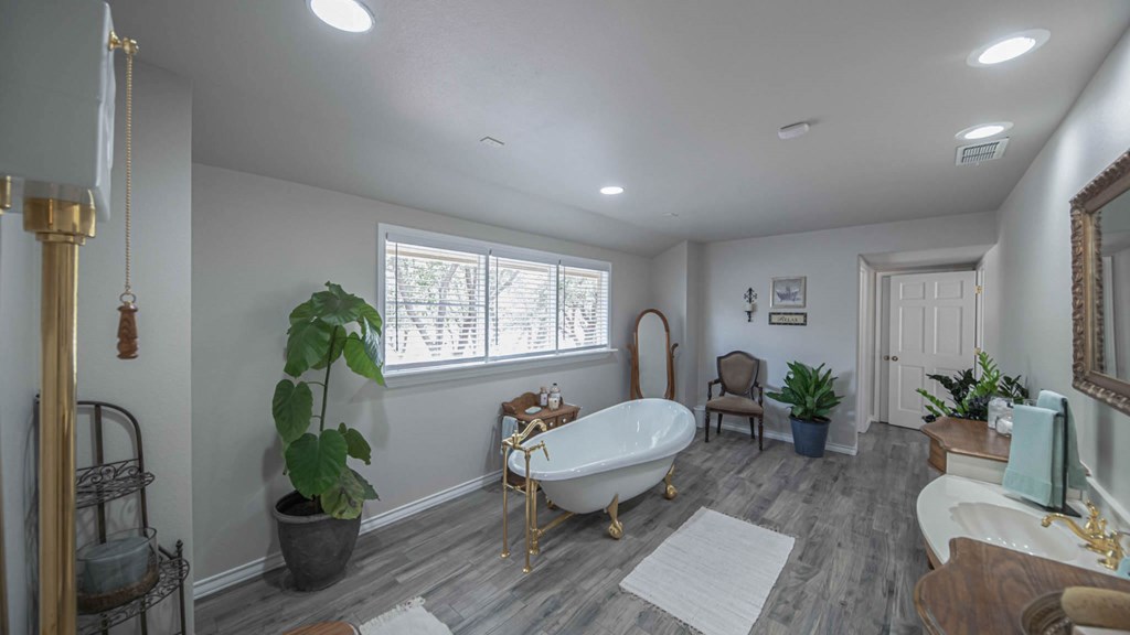 Slide for listing number 134441