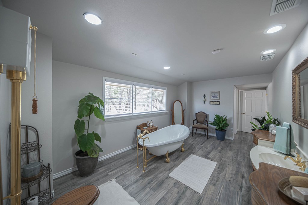 Slide for listing number 134441