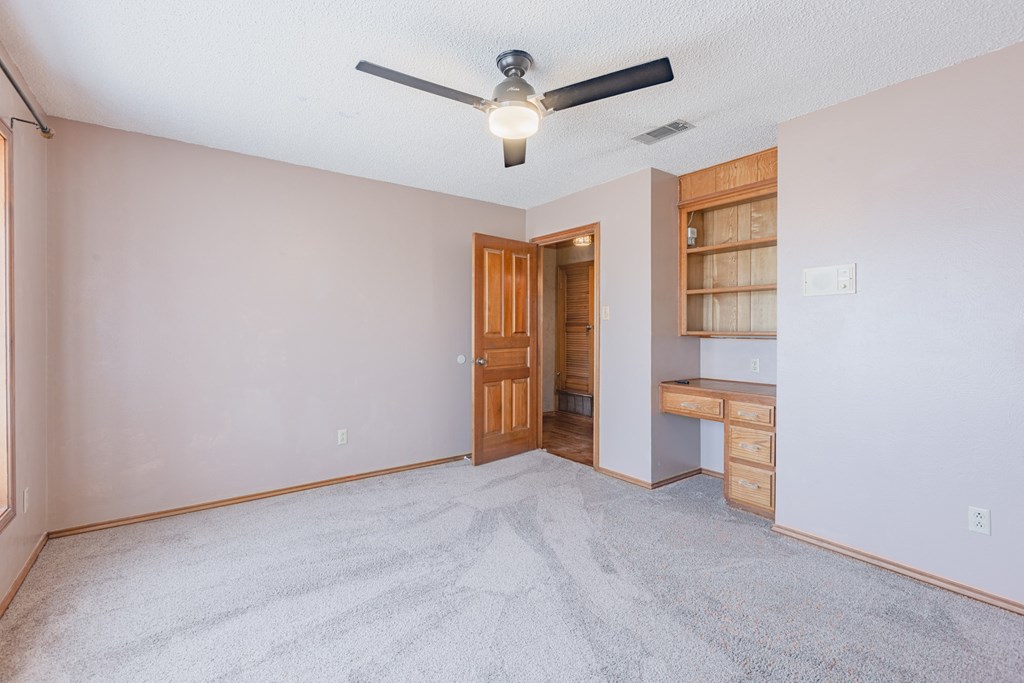 Slide for listing number 136594