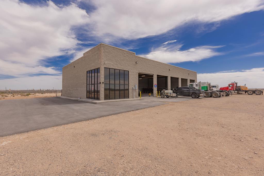 Slide for listing number 156235