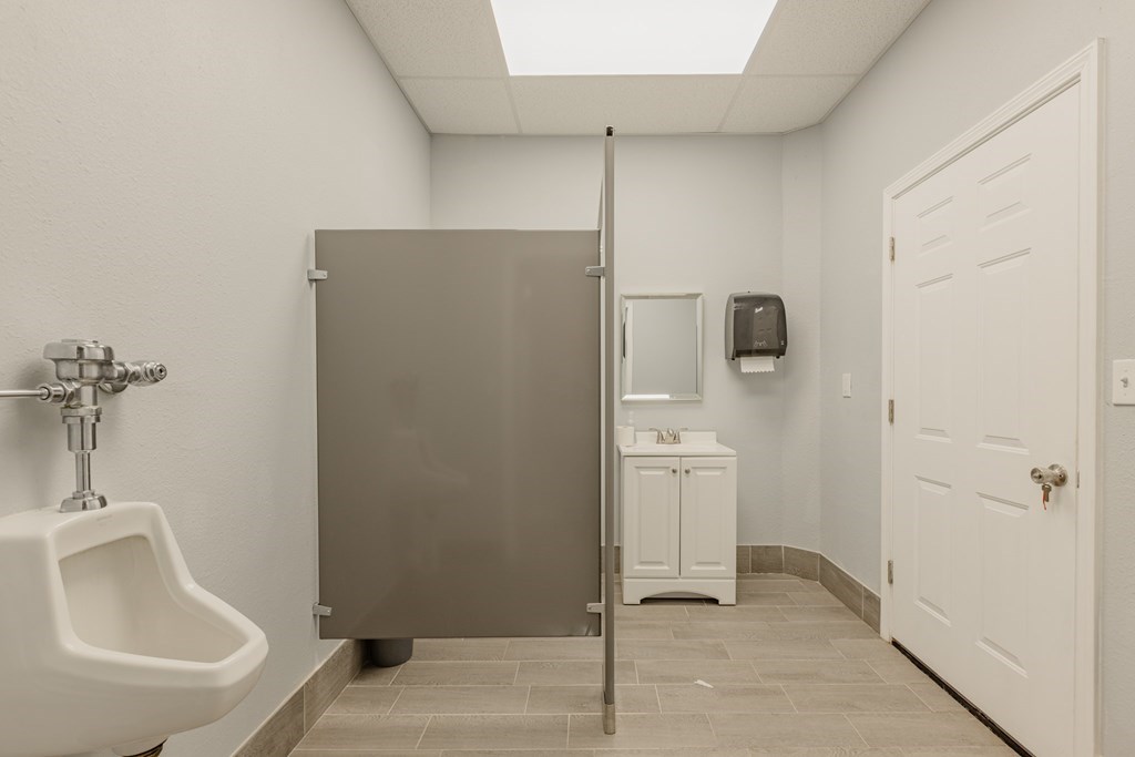 Slide for listing number 156235