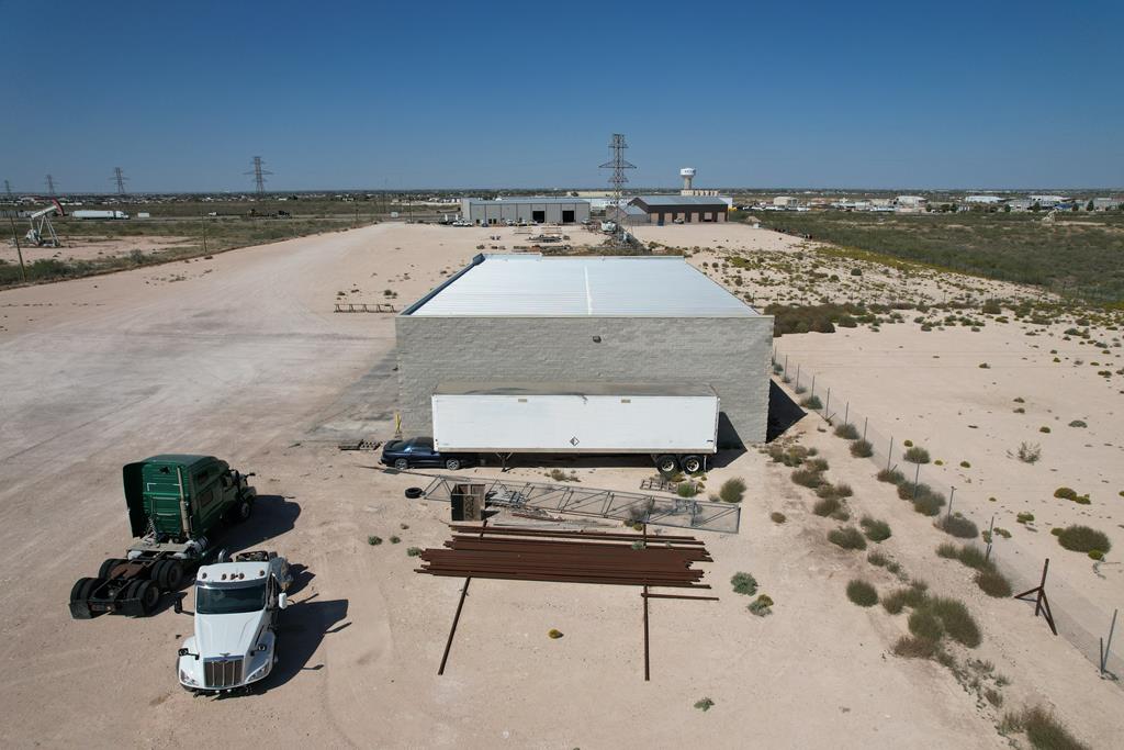 Slide for listing number 156235
