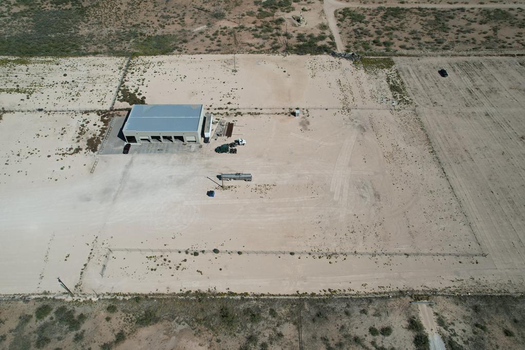 Slide for listing number 156235