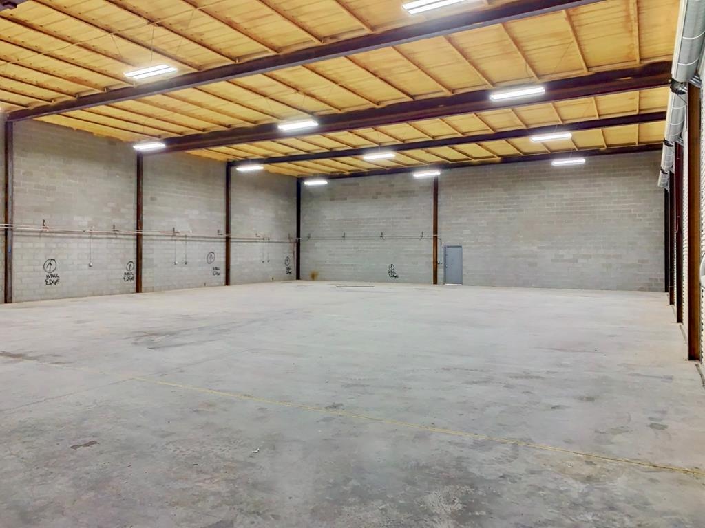 Slide for listing number 156235