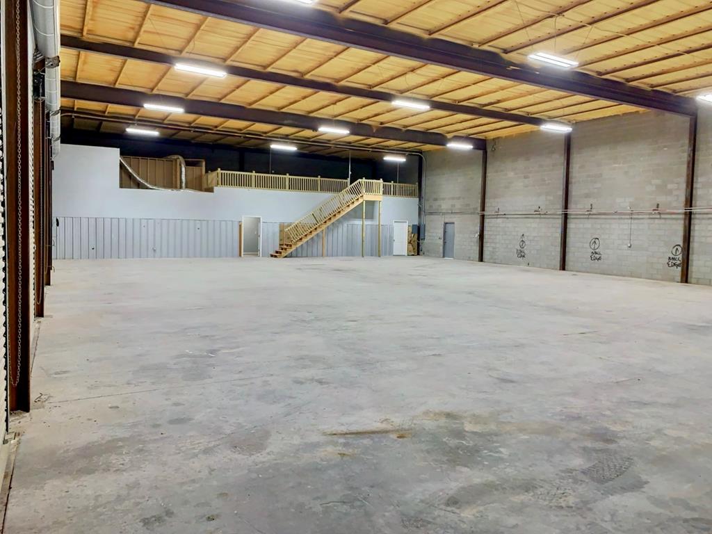 Slide for listing number 156235