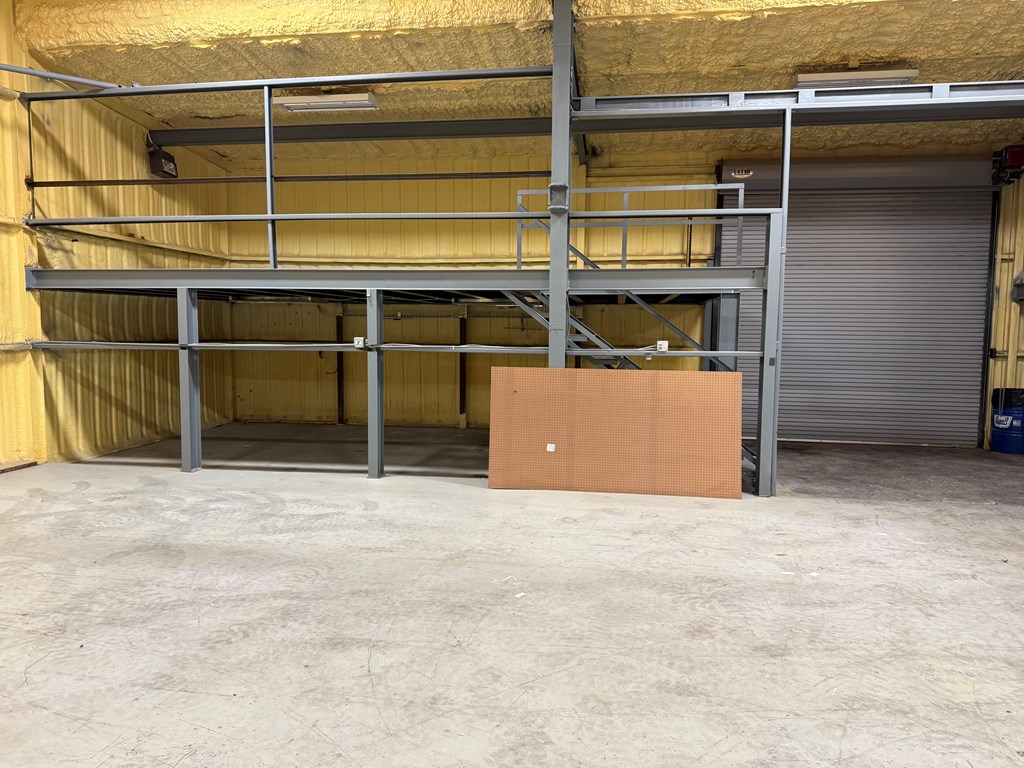 Slide for listing number 162275