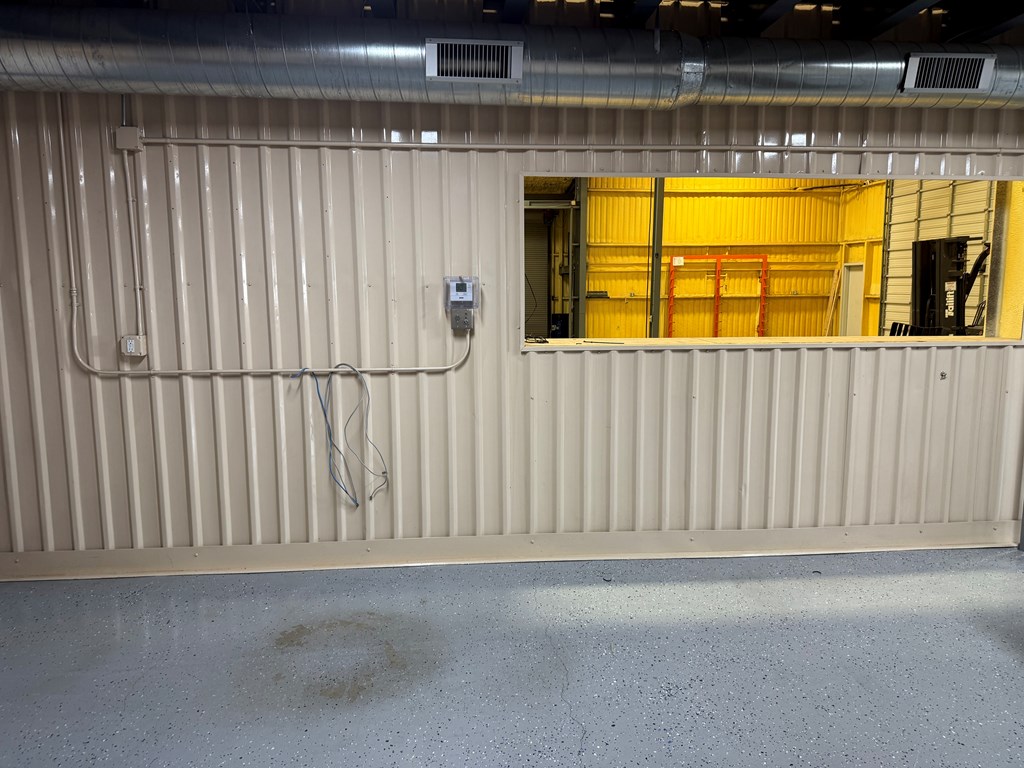 Slide for listing number 162275