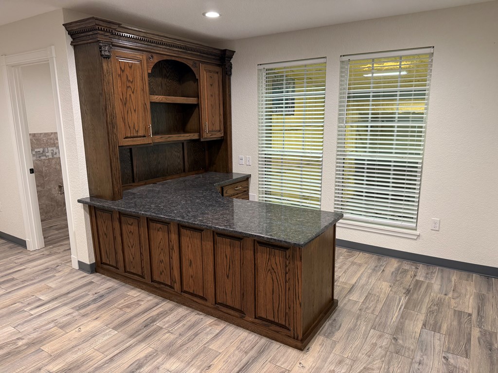 Slide for listing number 162275