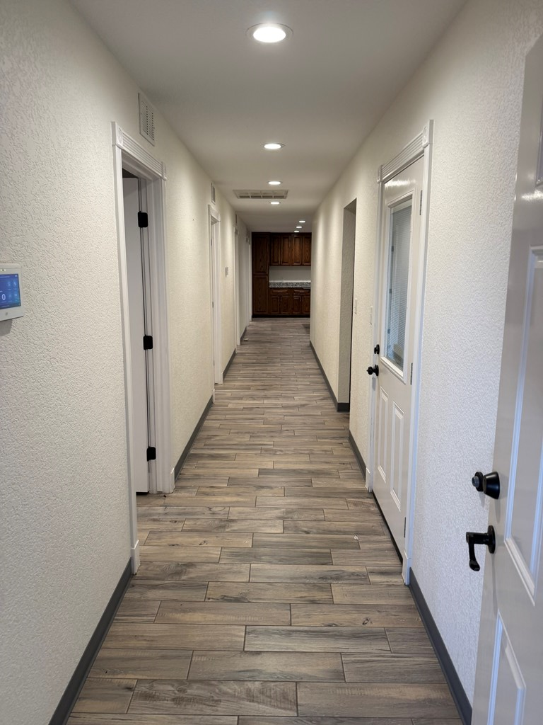 Slide for listing number 162275