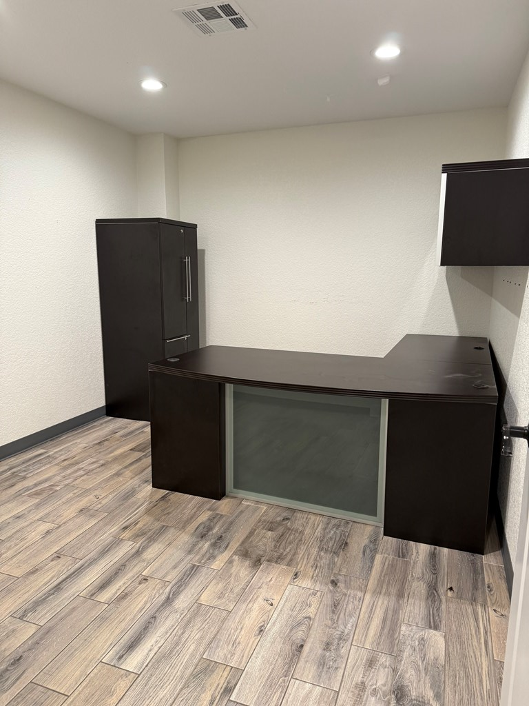 Slide for listing number 162275