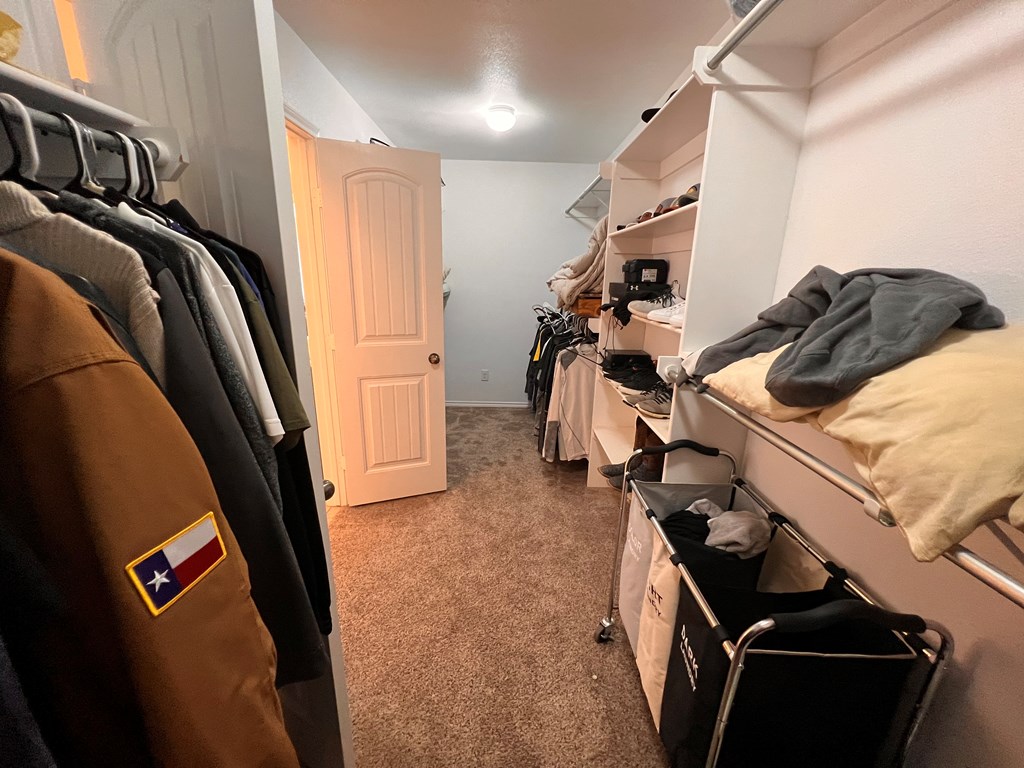 Slide for listing number 140156