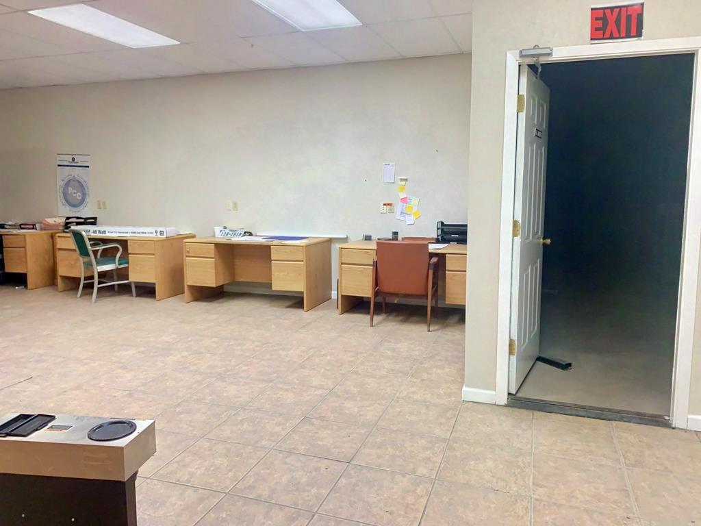Slide for listing number 156076