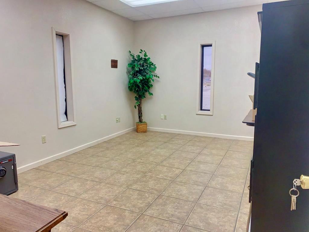 Slide for listing number 156076