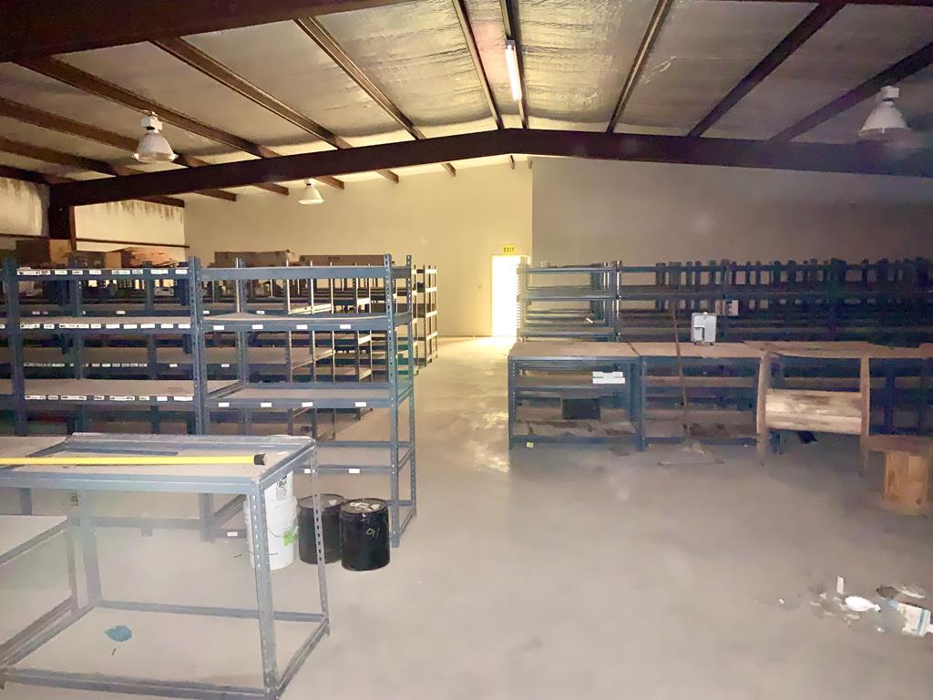 Slide for listing number 156076