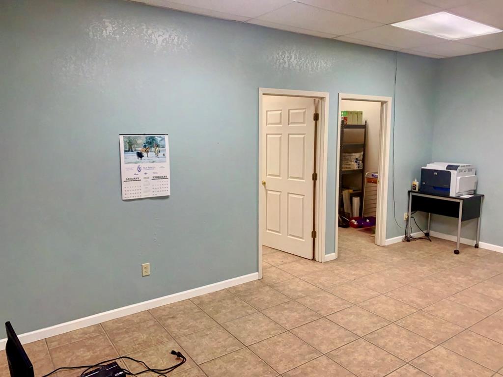 Slide for listing number 156076