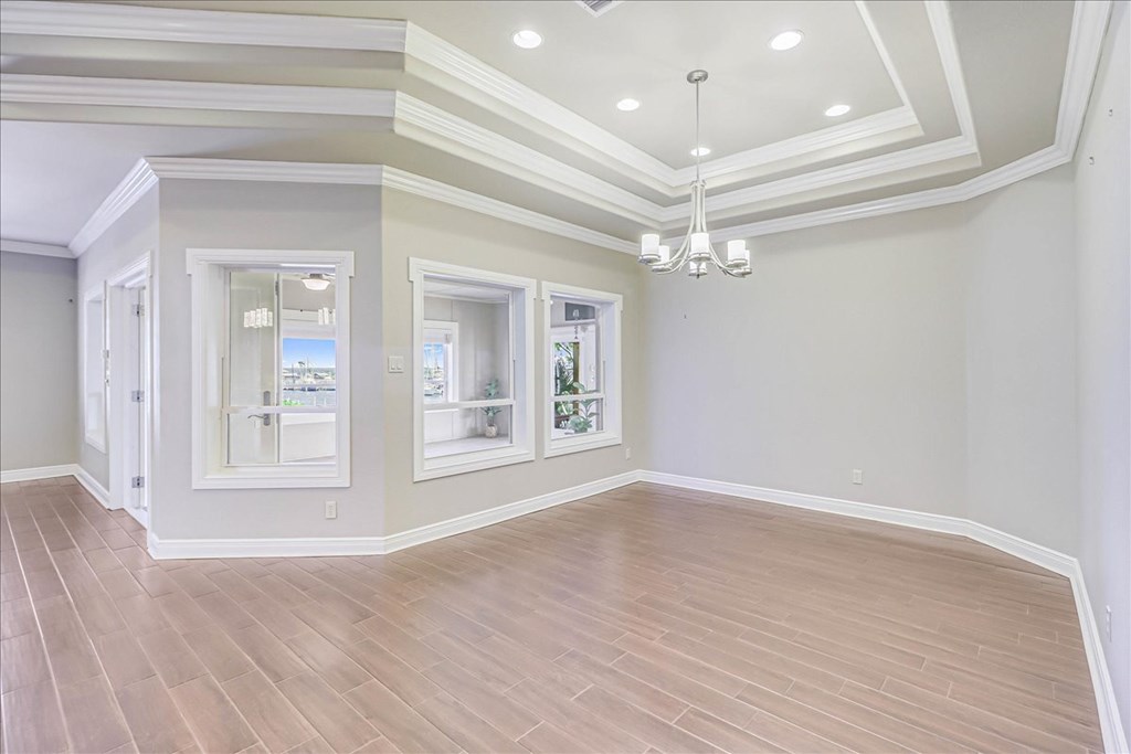 Slide for listing number 144017