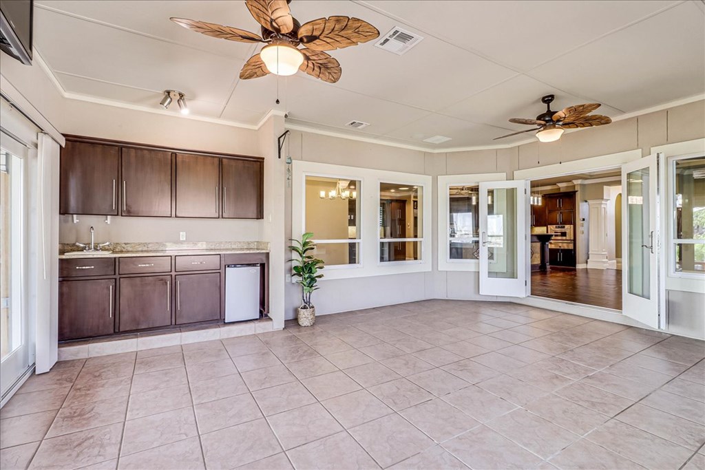 Slide for listing number 144017