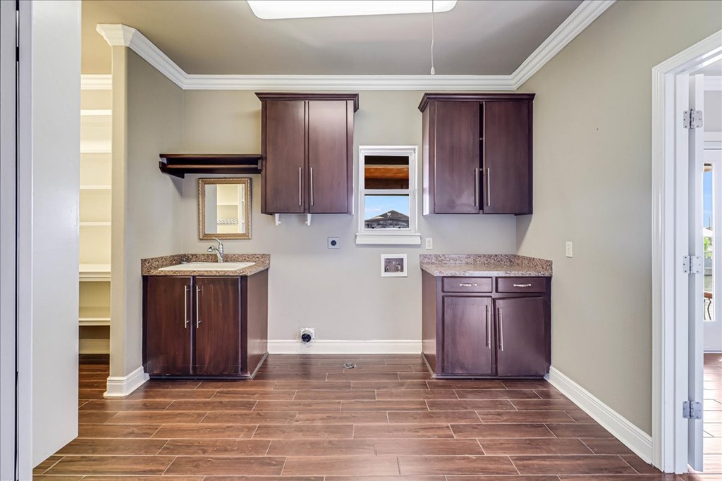 Slide for listing number 144017