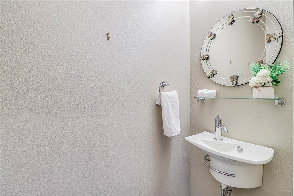 Slide for listing number 144017