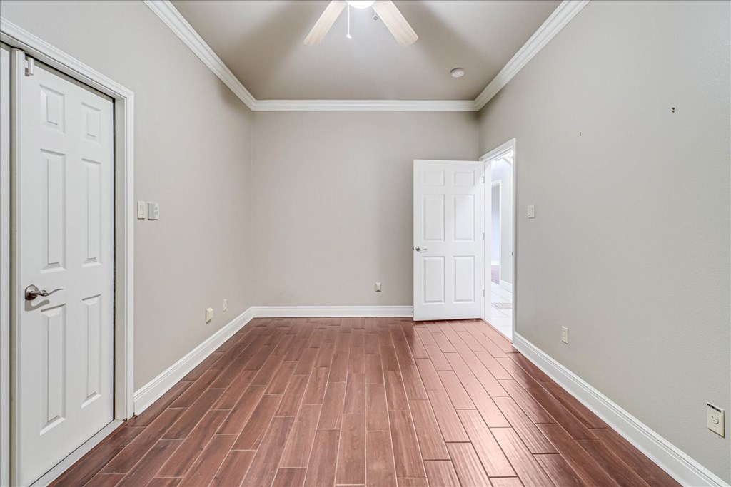 Slide for listing number 144017