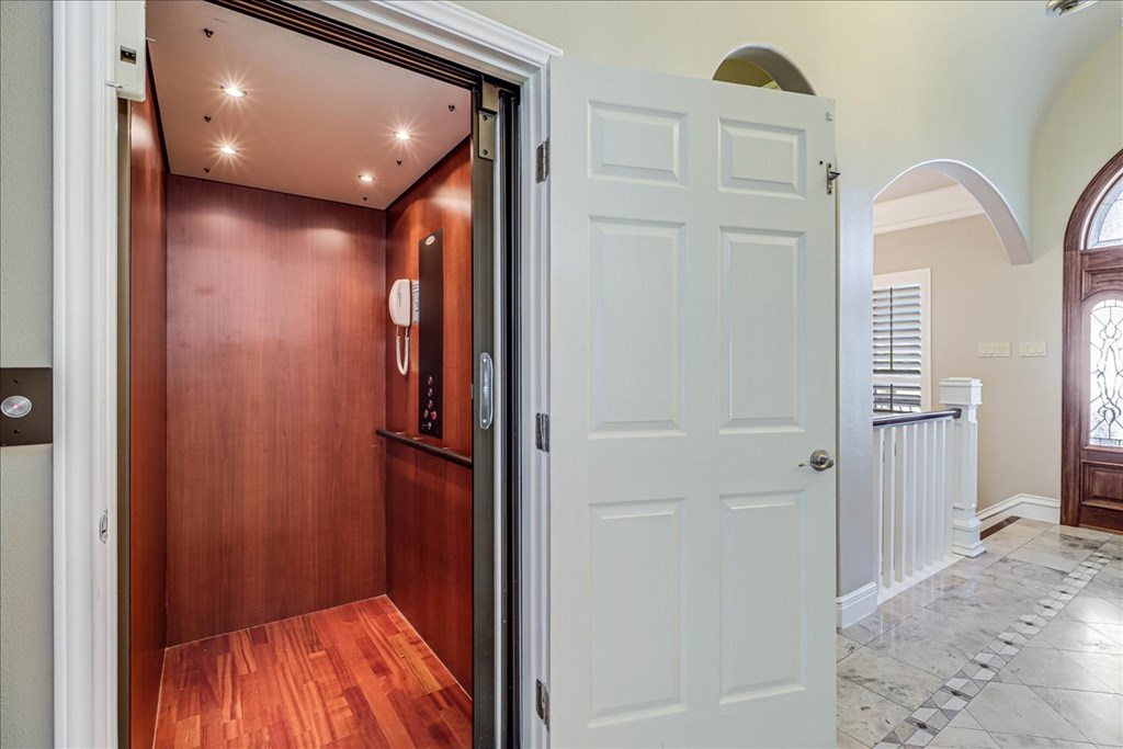 Slide for listing number 144017